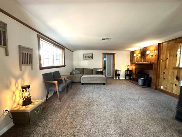 363 W Oakwood Road, California Hot Springs, CA 93207