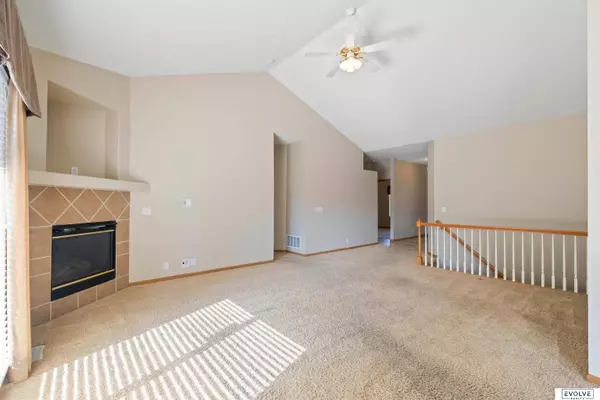 15125 Camden Avenue, Omaha, NE 68116