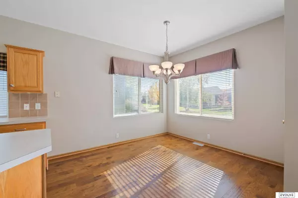 15125 Camden Avenue, Omaha, NE 68116