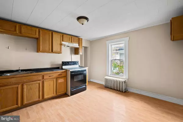 16 CAPITOL ST, Paulsboro, NJ 08066