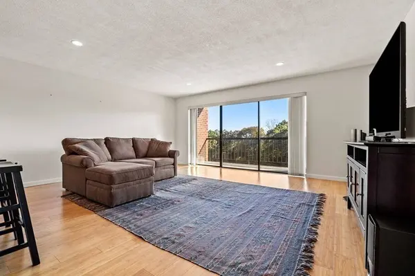 1 Summit Drive #52, Reading, MA 01867