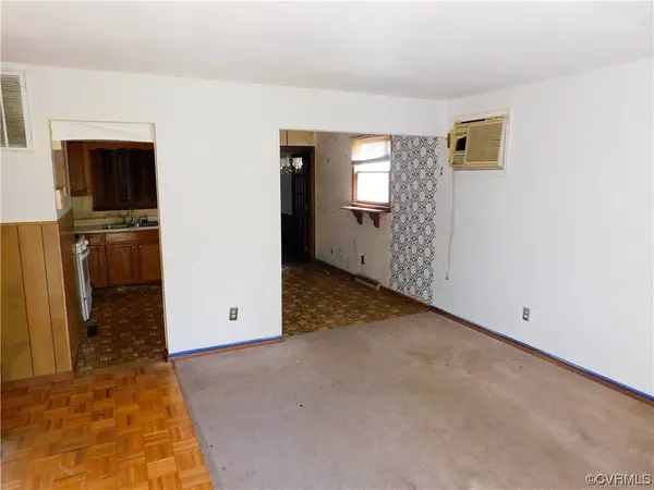 457 Roundtop AVE, Petersburg, VA 23803