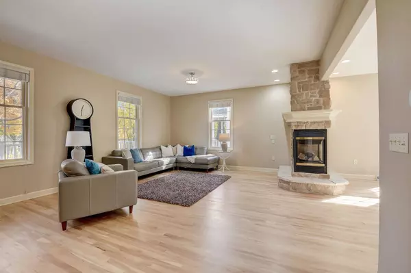 1124 Bluebird Trail, Waunakee, WI 53597