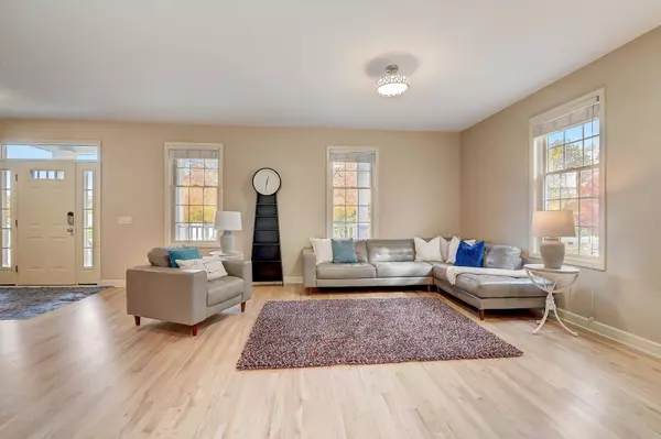 1124 Bluebird Trail, Waunakee, WI 53597