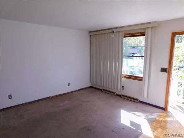 457 Roundtop AVE, Petersburg, VA 23803