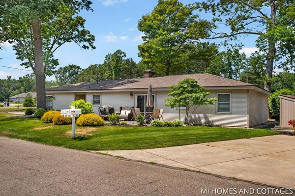 2017 Lake Street, Holland, MI 49424