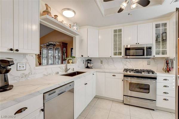 8628 Prairie Hill Drive, Las Vegas, NV 89134