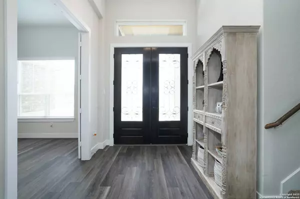 429 Englewood Ln, Castroville, TX 78009