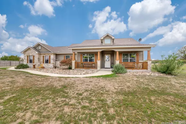 17907 Rockys Circle, Lytle, TX 78052