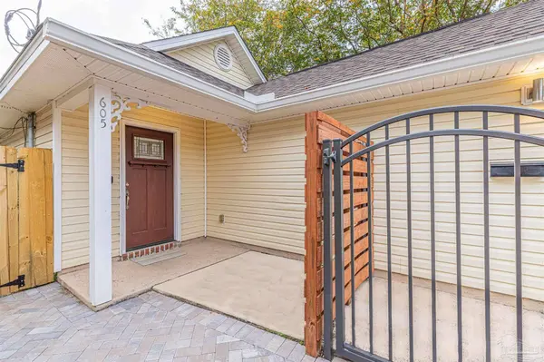 605 W Chase St, Pensacola, FL 32502
