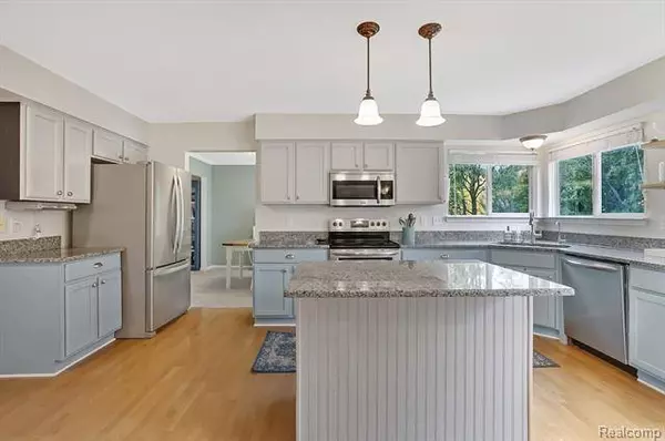 7933 Turnberry Drive, Whitmore Lake, MI 48189