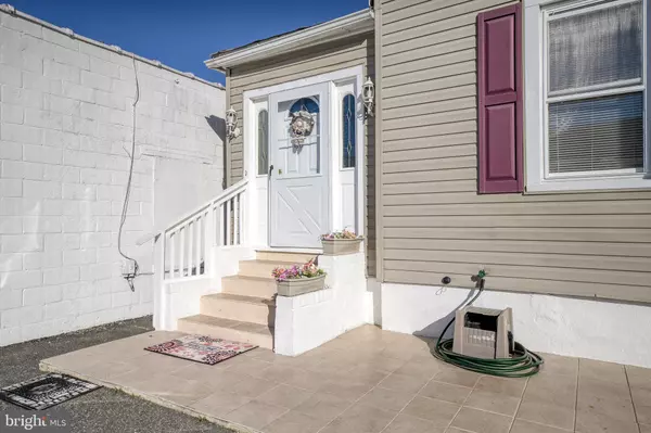 75 W LANDIS AVE, Vineland, NJ 08360