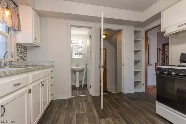 5164 Case AVE, Lyndhurst, OH 44124