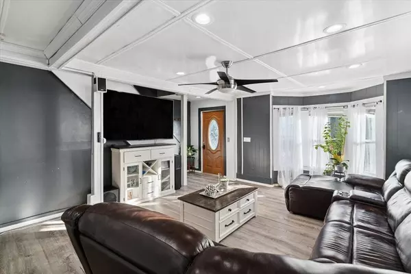 12 Chelmsford St, Lawrence, MA 01841