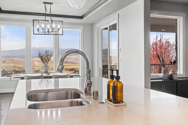 1911 S Incline Dr, Greenacres, WA 99016