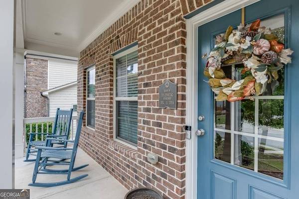 331 La Perla DR, Sugar Hill, GA 30518