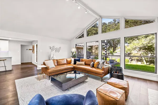 8425 Stable Glen Drive, Dallas, TX 75243