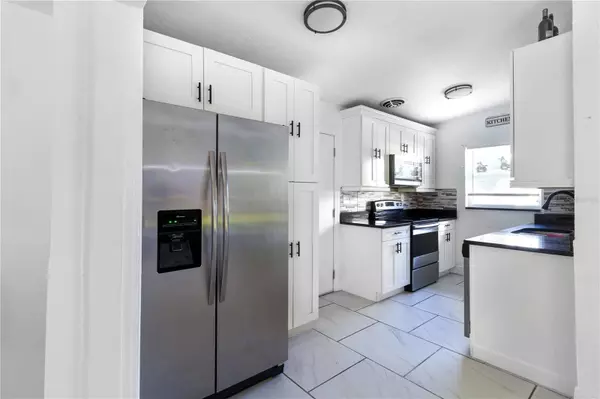 318 POINCIANA CIR, Kissimmee, FL 34744