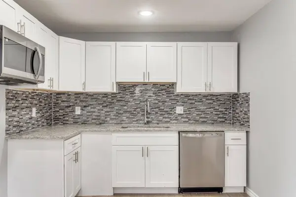 8808 Wadlington Avenue, Dallas, TX 75217