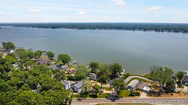 2017 Lake Street, Holland, MI 49424