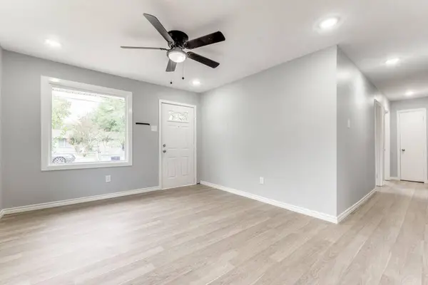 8808 Wadlington Avenue, Dallas, TX 75217