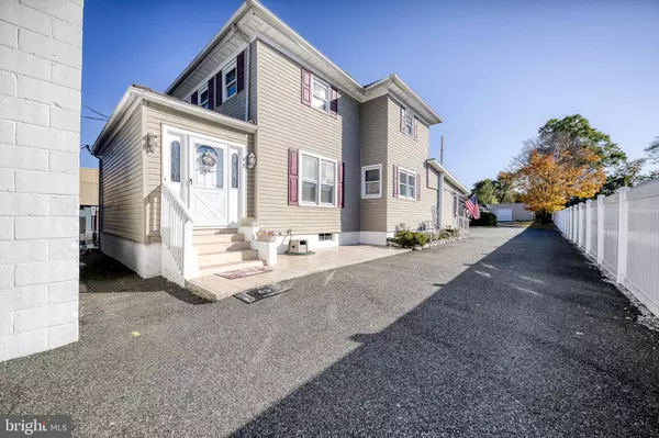 75 W LANDIS AVE, Vineland, NJ 08360