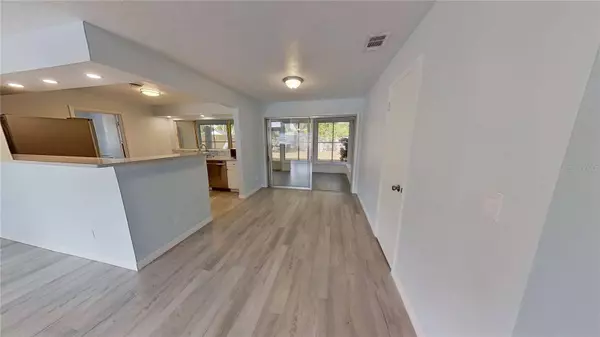 6455 COLONIAL DR, Sarasota, FL 34231