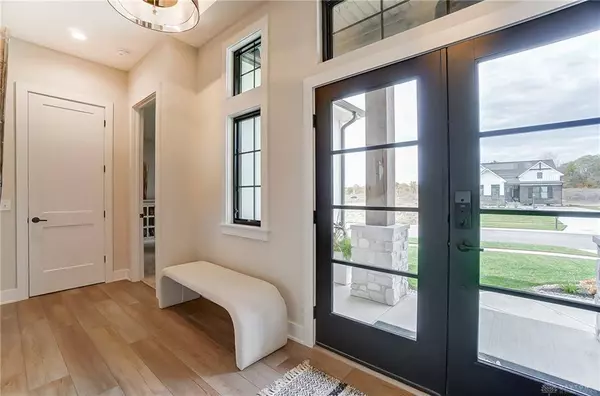 9338 Rochelle Lane, Clearcreek Twp, OH 45458