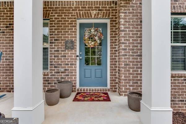 331 La Perla DR, Sugar Hill, GA 30518