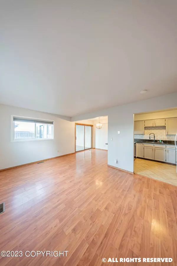 1009 Fred CIR, Anchorage, AK 99515