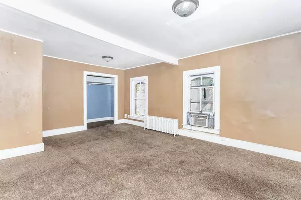 111 Blackhawk Avenue, Aurora, IL 60506