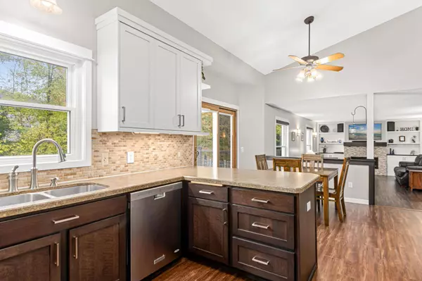 17293 Greentree PATH, Lakeville, MN 55044