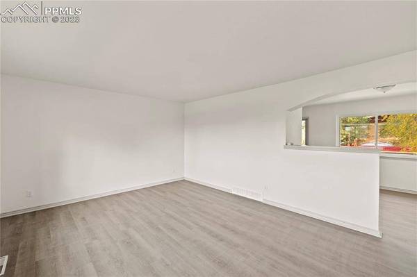 1603 Saratoga DR, Colorado Springs, CO 80910