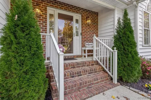 5900 Buckhunt LN, New Kent, VA 23124