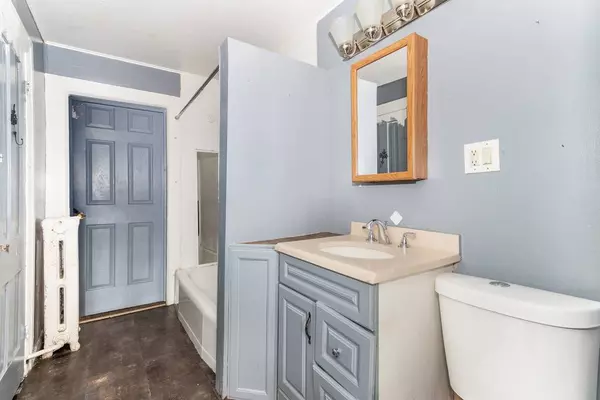 111 Blackhawk Avenue, Aurora, IL 60506