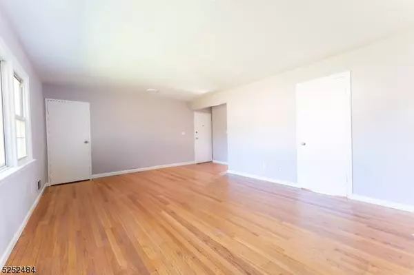 10 Stanford Dr #4B, Bridgewater Twp., NJ 08807