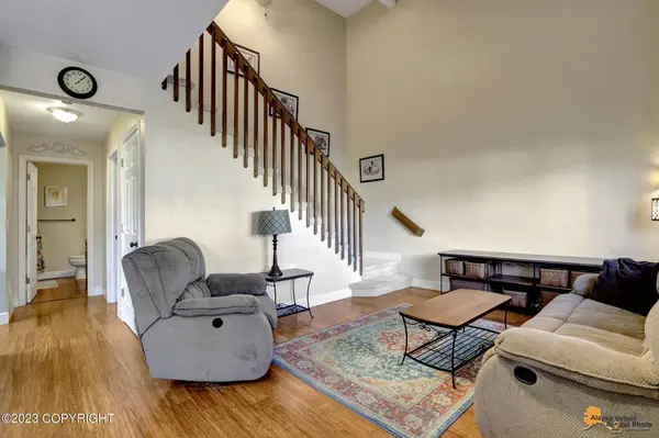 3512 Grissom CIR, Anchorage, AK 99517