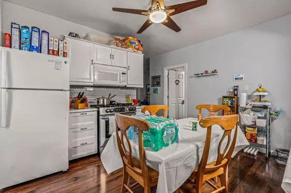 3130 S 12th St, Milwaukee, WI 53215