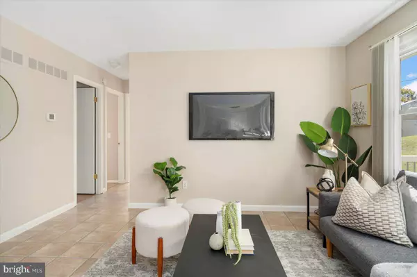 495 WILLIAMSBURG LN, Odenton, MD 21113