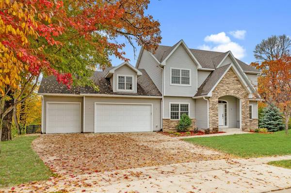 61 River CT NE, Rochester, MN 55906