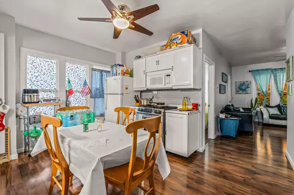 3130 S 12th St, Milwaukee, WI 53215