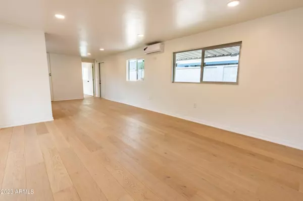 2435 E TONTO Lane, Phoenix, AZ 85050