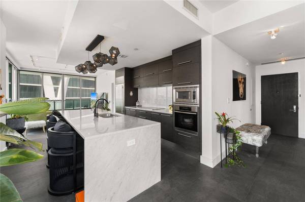 900 Biscayne Blvd #3912, Miami, FL 33132