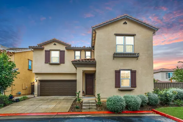 885 Blossom Rock LN, Folsom, CA 95630