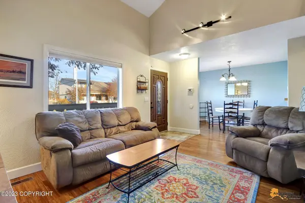 3512 Grissom CIR, Anchorage, AK 99517