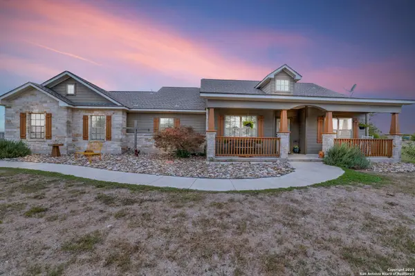 17907 Rockys Circle, Lytle, TX 78052