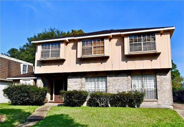 3708 PIN OAK AVE, New Orleans, LA 70131