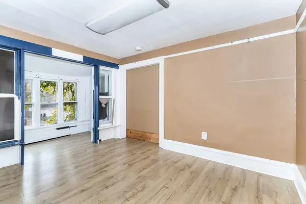 111 Blackhawk Avenue, Aurora, IL 60506