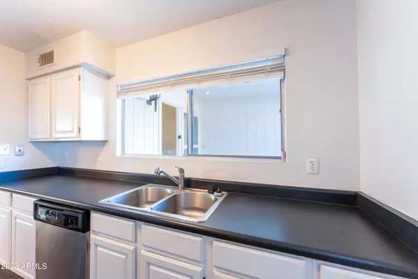 3022 S COUNTRY CLUB Way, Tempe, AZ 85282