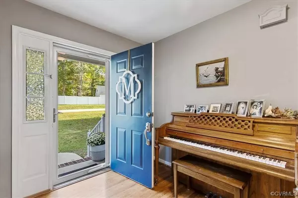 5900 Buckhunt LN, New Kent, VA 23124